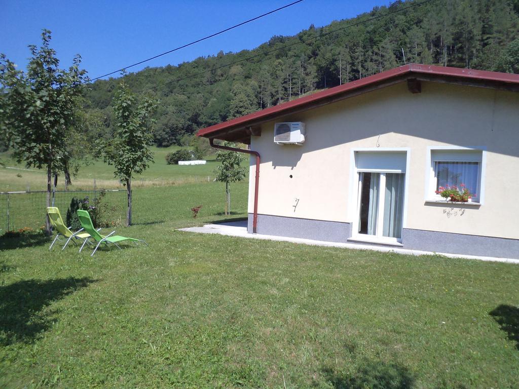 Apartments Petrin Tolmin Ruang foto
